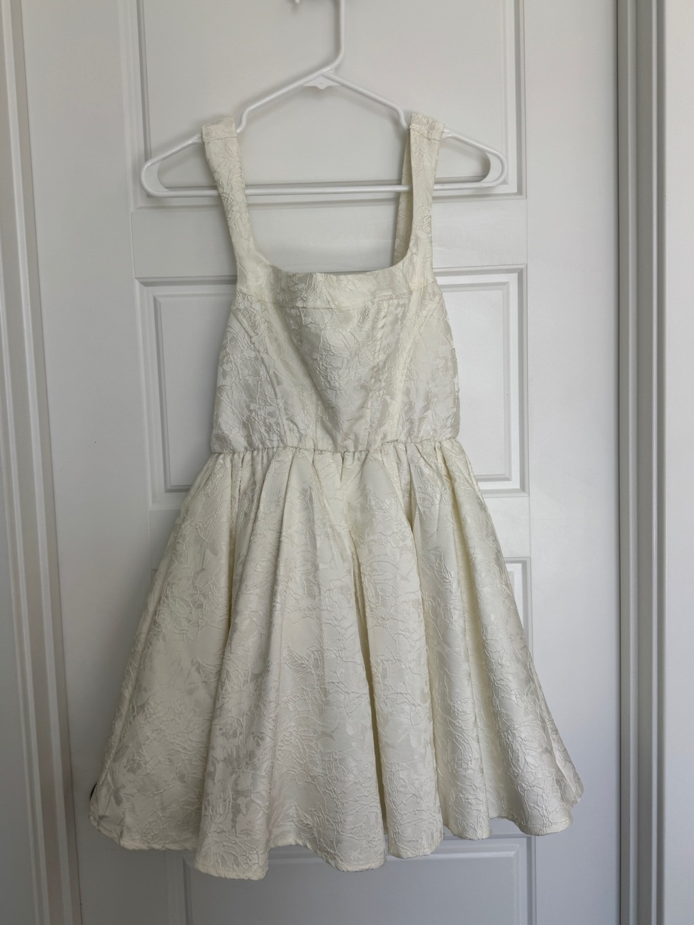 Women’s Cream Lace Fit-and-Flare Dress Size Small